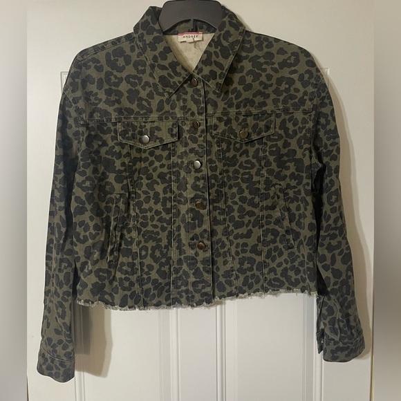 Andree by Unit Green Raw Hem Denim Jacket Green Leopard Print Button Size Large - Picture 1 of 6